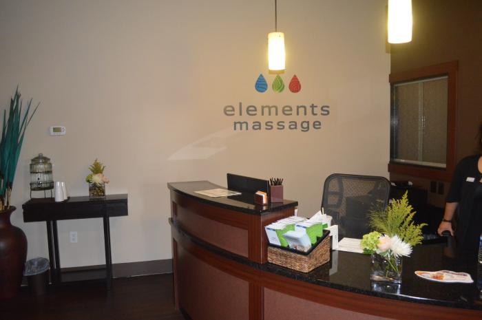 Elements Piney Creek lobby Logo
